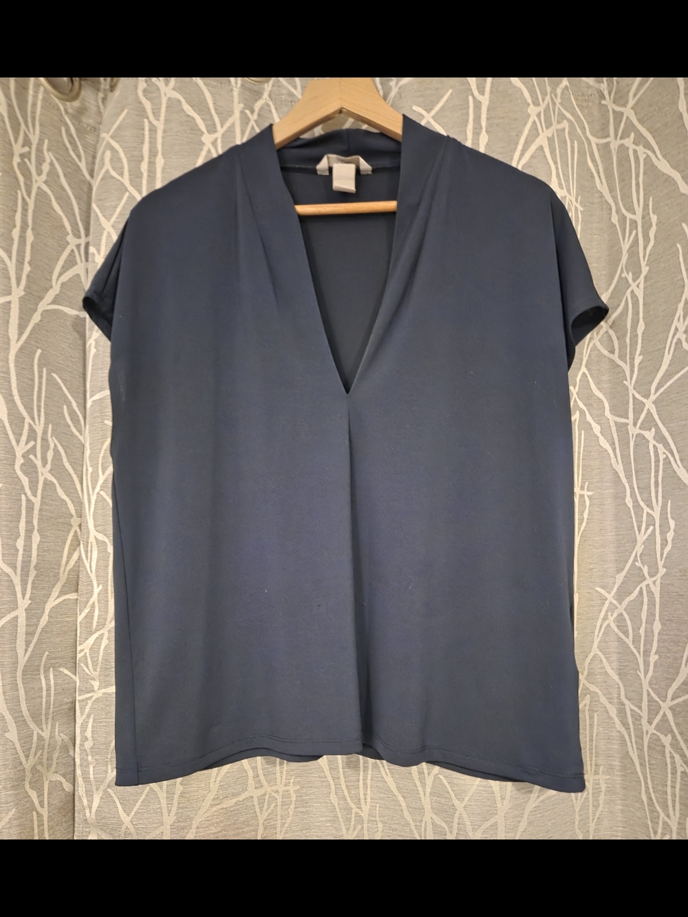 H & M Women's Deep V-Neck Short Sleeve Top - Navy. Size L